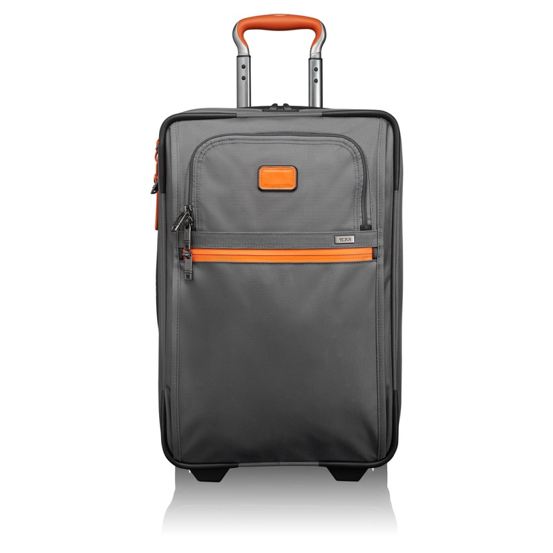 Alpha 2 International Exp 2 Wheel Carry On