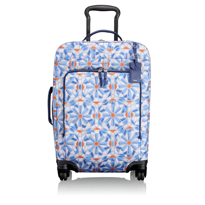 Voyageur Women's Super Lger International 4 Wheel Carry On Cayenne Tile Print