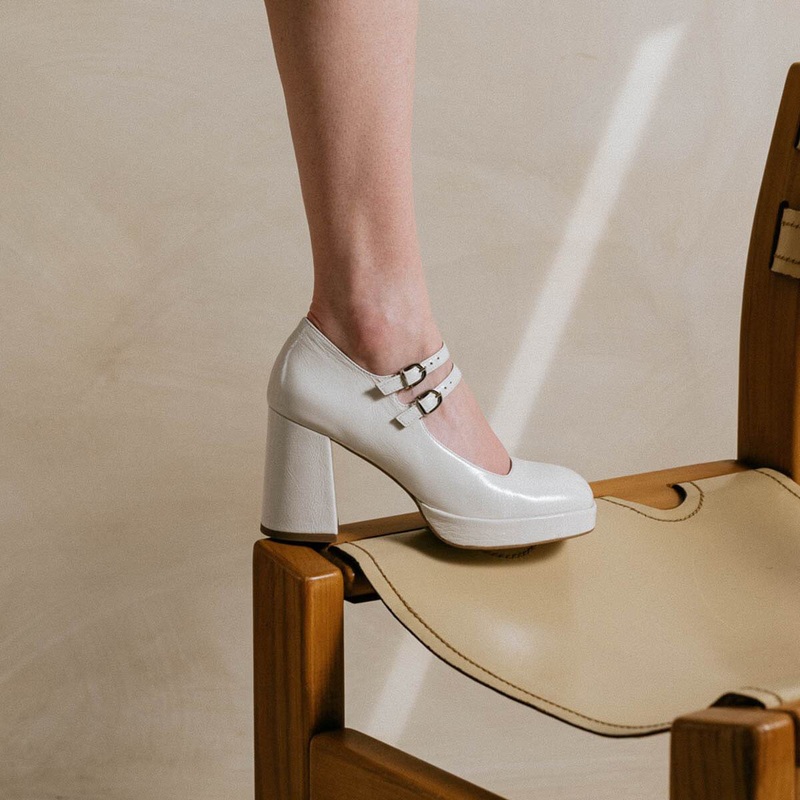 088- Verite Cuir Brillant Ecru