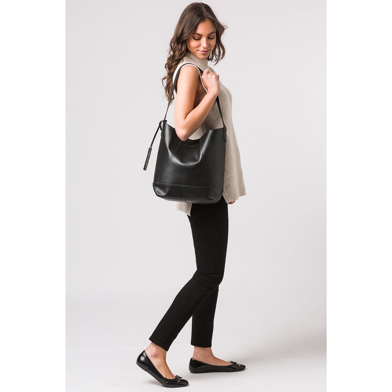 'Tunbridge' Jet Black Vegetable-Tanned Unlined Leather Shoulder Bag