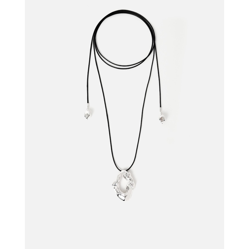 Fionisa collar tipo choker con colgante