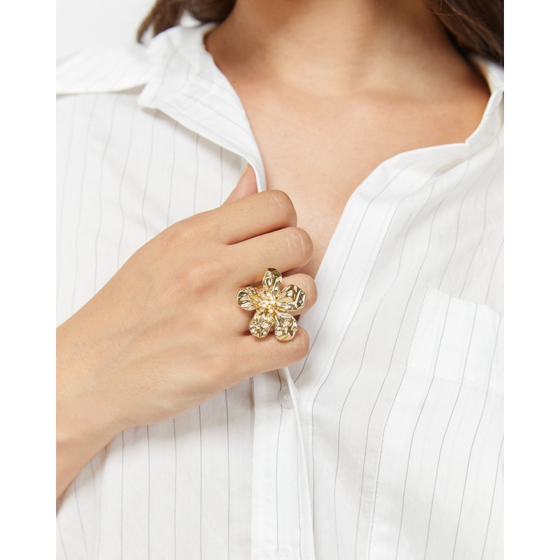 Nicola anillo con forma de flor