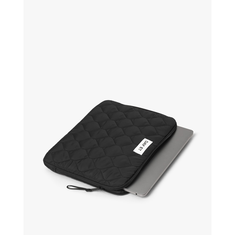 13" Petal Quilted Computer Bag