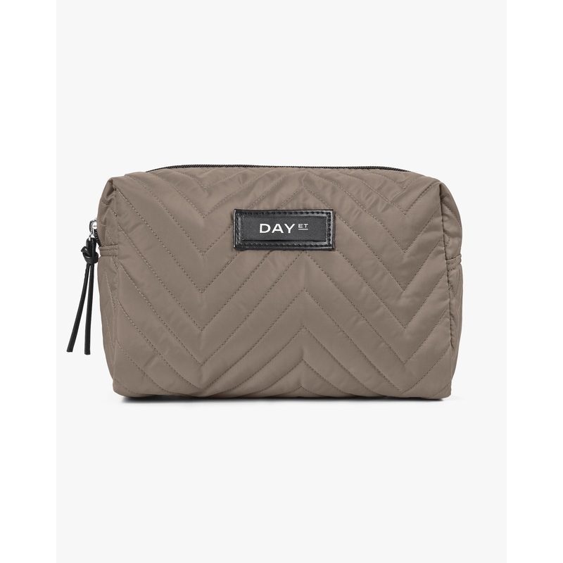 Medium Zig Zag Quilt Toiletry Bag