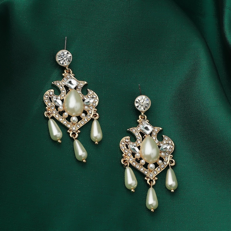 Accessorize London Women's Tear Drop Pearl Short Drop Earring