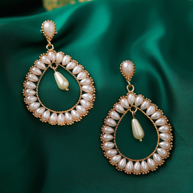 TEAR DROP PEARL SHORT DROP EARRING