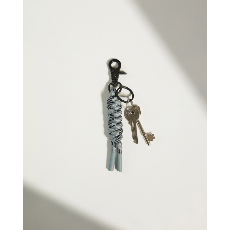 Discovery Keyring in Mist Blue