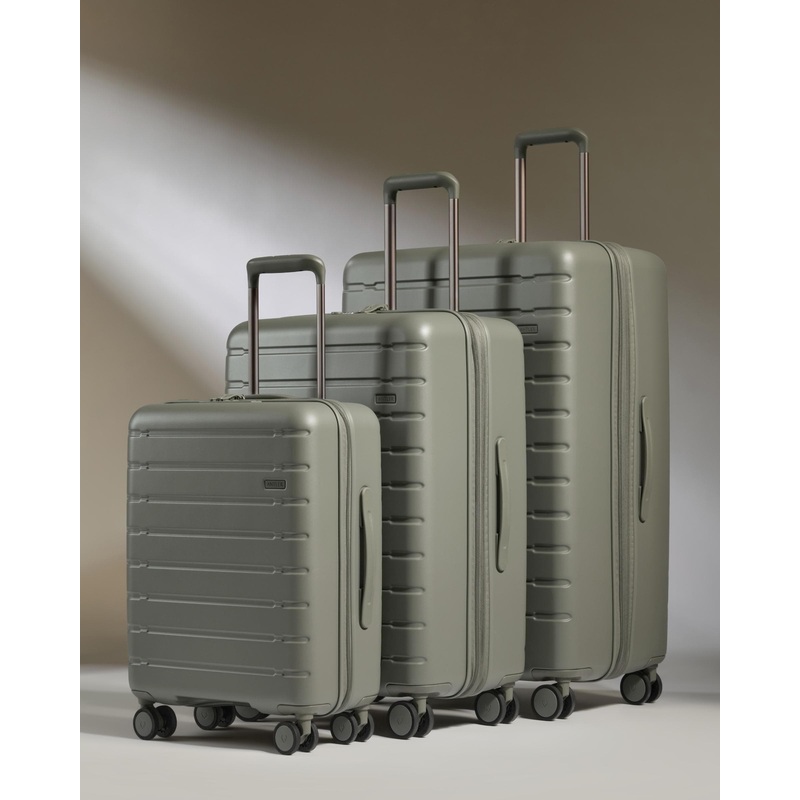 Stamford 2.0 set in field green
