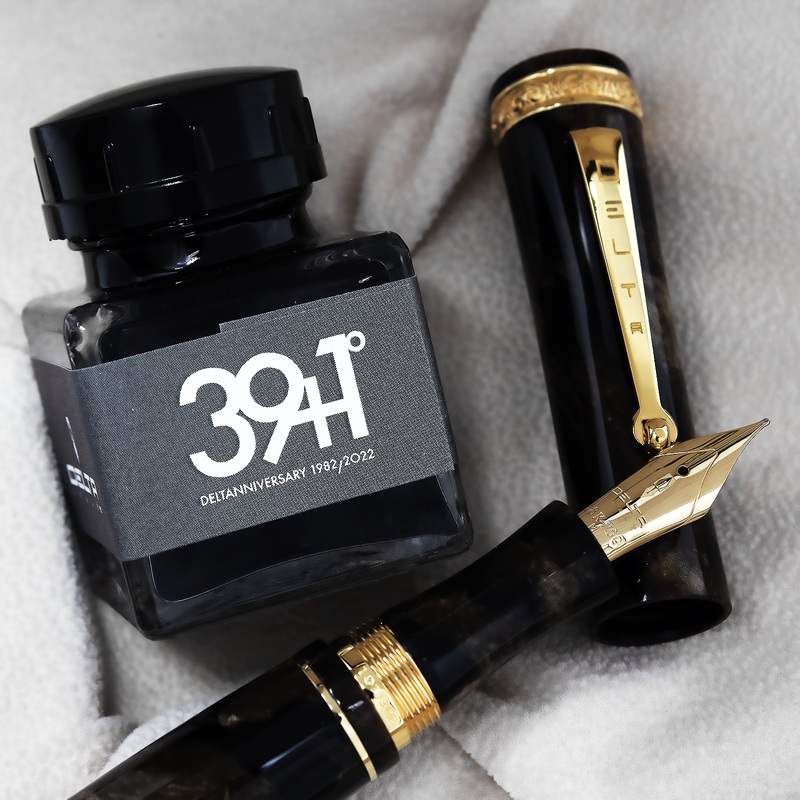 Delta 39+1 Anniversary 1982/2022 Fountain Pen 18K Nib